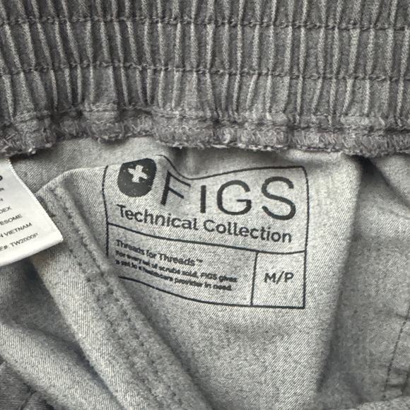 FIGS Graphite Scrub Set - Picture 3 of 4